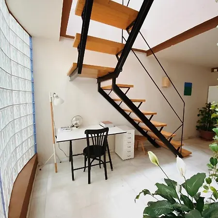 Apartment Cool Loft In The Old Town With Rooftop Terrace And Fireplace
